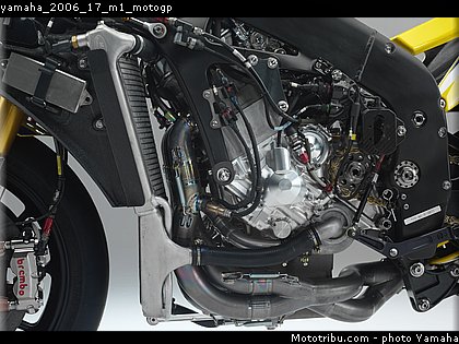 yamaha_2006_17_m1_motogp.jpg