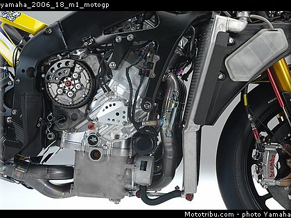 yamaha_2006_18_m1_motogp.jpg