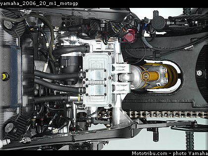 yamaha_2006_20_m1_motogp.jpg