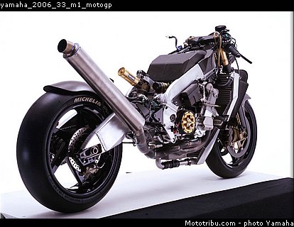 yamaha_2006_33_m1_motogp.jpg