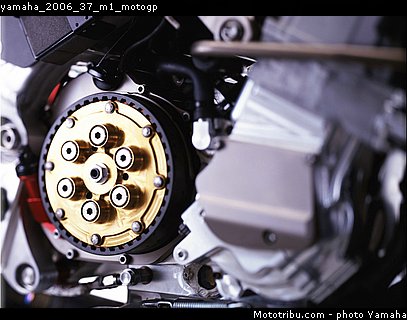yamaha_2006_37_m1_motogp.jpg
