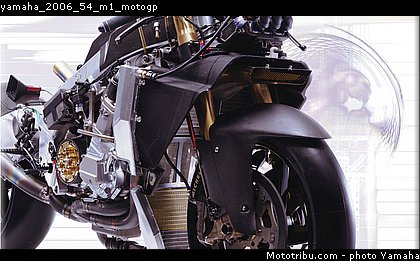yamaha_2006_54_m1_motogp.jpg