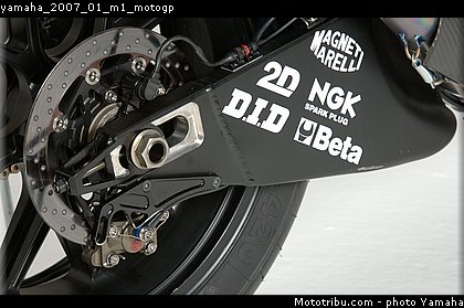 yamaha_2007_01_m1_motogp.jpg