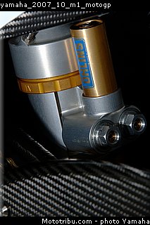 yamaha_2007_10_m1_motogp.jpg