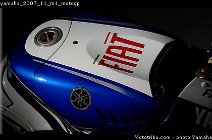 yamaha_2007_11_m1_motogp.jpg