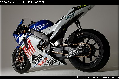 yamaha_2007_12_m1_motogp.jpg