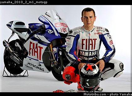 yamaha_2010_2_m1_motogp.jpg