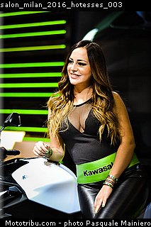 salon_milan_2016_hotesses_003.jpg