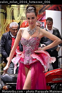 salon_milan_2016_hotesses_006.jpg