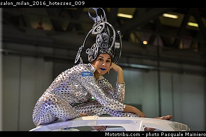 salon_milan_2016_hotesses_009.jpg