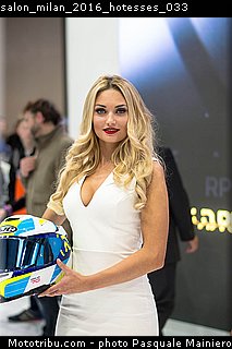 salon_milan_2016_hotesses_033.jpg