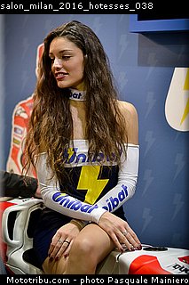 salon_milan_2016_hotesses_038.jpg