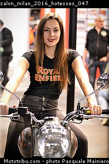 salon_milan_2016_hotesses_047.jpg