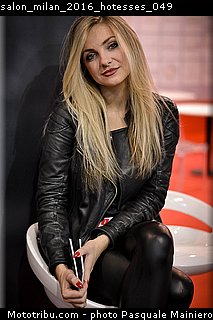 salon_milan_2016_hotesses_049.jpg