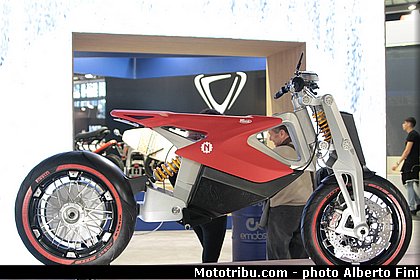 0052 salon milan 2018 par alberto fini.jpg