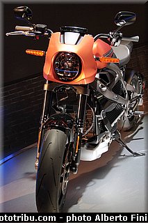 0100 salon milan 2018 par alberto fini.jpg