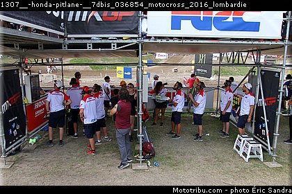 1307__-honda-pitlane-__7dbis_036854_motocross_2016_lombardie.jpg