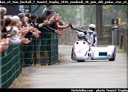 ben_et_tom_birchall_7_tourist_trophy_2016_vendredi_10_juin_sbk_poker_star_et_sidecar.jpg