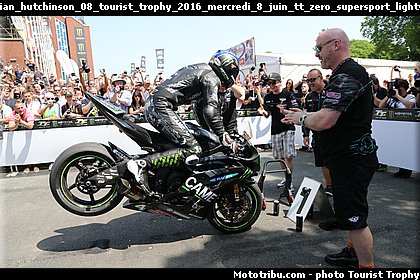 ian_hutchinson_08_tourist_trophy_2016_mercredi_8_juin_tt_zero_supersport_lightweight.jpg