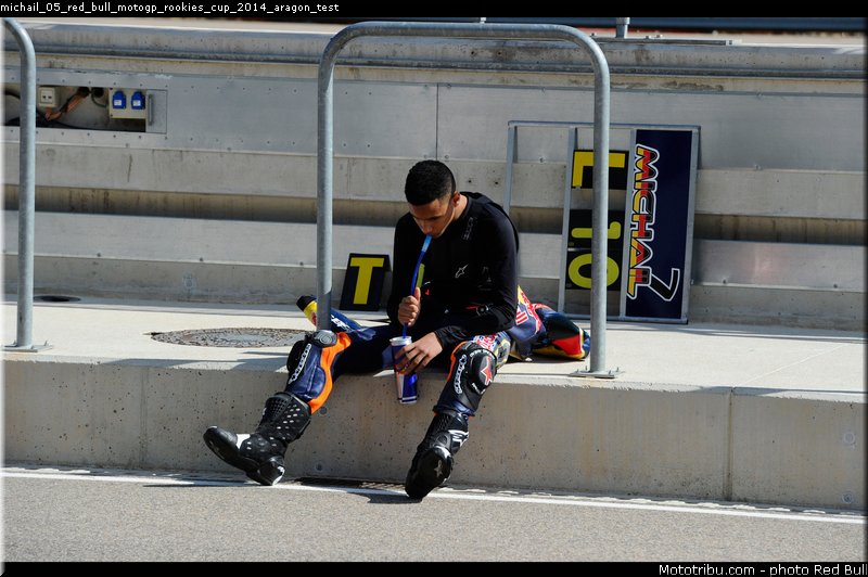 michail_05_red_bull_motogp_rookies_cup_2014_aragon_test
