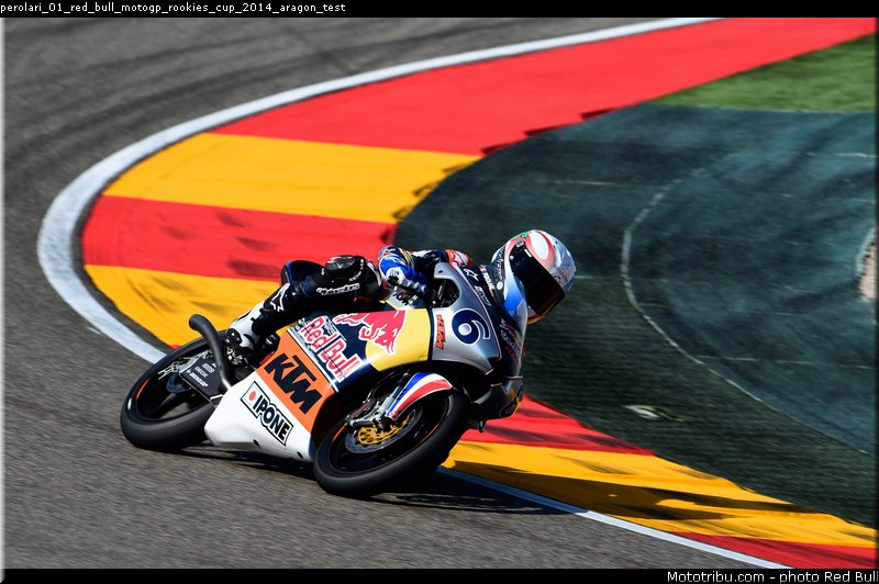 perolari_01_red_bull_motogp_rookies_cup_2014_aragon_test