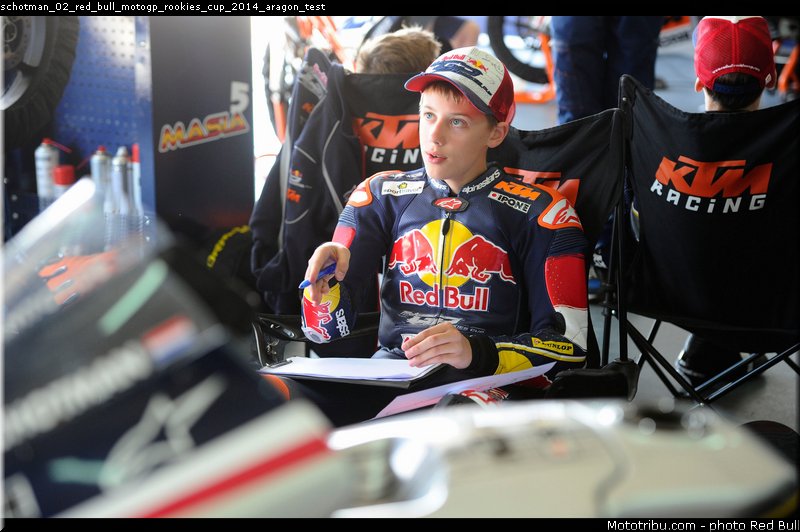 schotman_02_red_bull_motogp_rookies_cup_2014_aragon_test