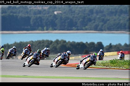 05_red_bull_motogp_rookies_cup_2014_aragon_test.jpg