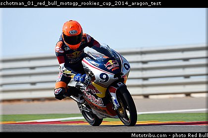 schotman_01_red_bull_motogp_rookies_cup_2014_aragon_test.jpg