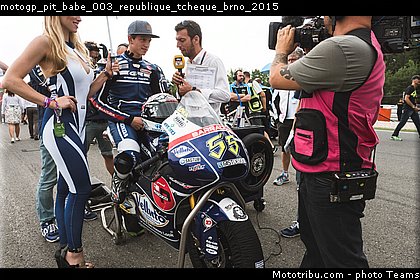 motogp_pit_babe_003_republique_tcheque_brno_2015.jpg