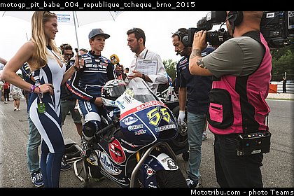motogp_pit_babe_004_republique_tcheque_brno_2015.jpg