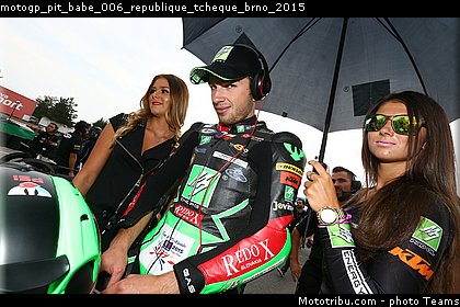 motogp_pit_babe_006_republique_tcheque_brno_2015.jpg