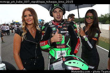 motogp_pit_babe_007_republique_tcheque_brno_2015.jpg