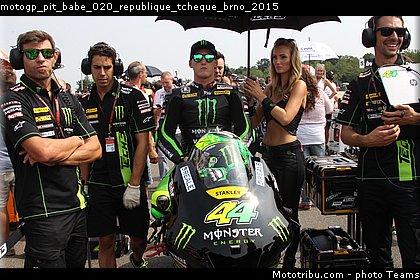 motogp_pit_babe_020_republique_tcheque_brno_2015.jpg