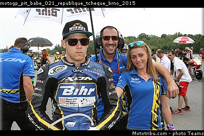 motogp_pit_babe_021_republique_tcheque_brno_2015.jpg
