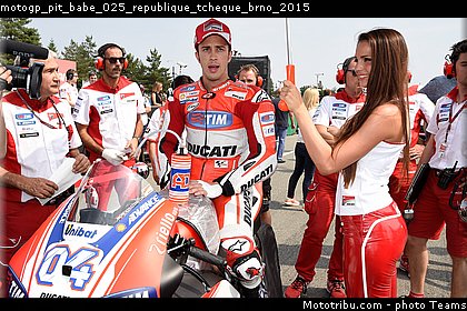 motogp_pit_babe_025_republique_tcheque_brno_2015.jpg