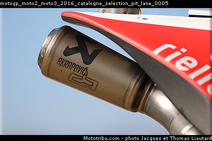 motogp_moto2_moto3_2016_catalogne_selection_pit_lane_0005.jpg