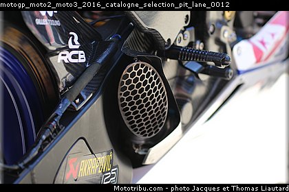 motogp_moto2_moto3_2016_catalogne_selection_pit_lane_0012.jpg