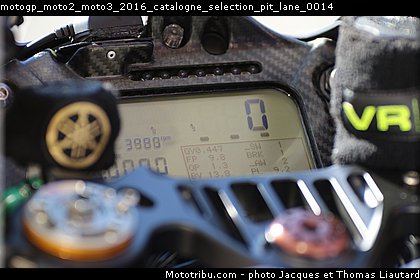 motogp_moto2_moto3_2016_catalogne_selection_pit_lane_0014.jpg