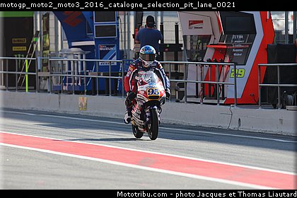 motogp_moto2_moto3_2016_catalogne_selection_pit_lane_0021.jpg