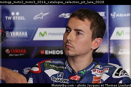motogp_moto2_moto3_2016_catalogne_selection_pit_lane_0028.jpg