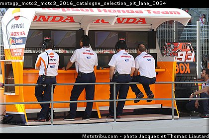 motogp_moto2_moto3_2016_catalogne_selection_pit_lane_0034.jpg