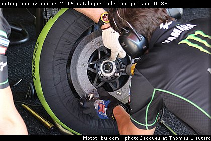 motogp_moto2_moto3_2016_catalogne_selection_pit_lane_0038.jpg