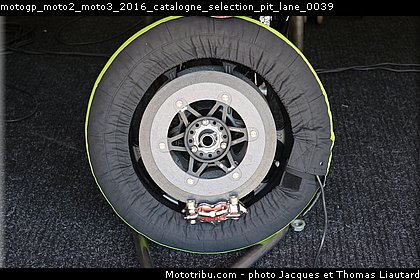 motogp_moto2_moto3_2016_catalogne_selection_pit_lane_0039.jpg
