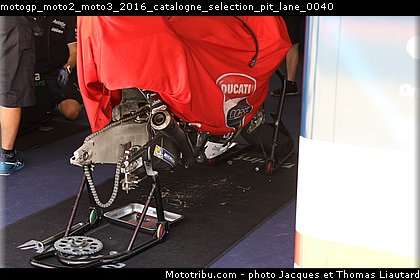 motogp_moto2_moto3_2016_catalogne_selection_pit_lane_0040.jpg