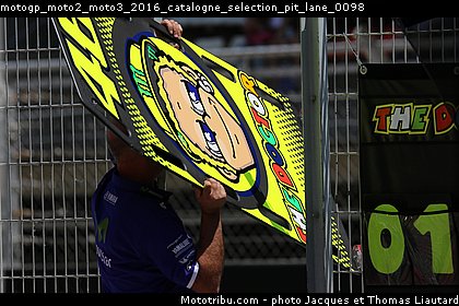 motogp_moto2_moto3_2016_catalogne_selection_pit_lane_0098.jpg
