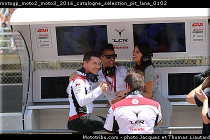 motogp_moto2_moto3_2016_catalogne_selection_pit_lane_0102.jpg