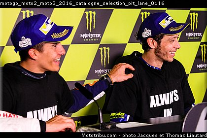 motogp_moto2_moto3_2016_catalogne_selection_pit_lane_0116.jpg