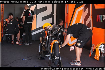 motogp_moto2_moto3_2016_catalogne_selection_pit_lane_0125.jpg