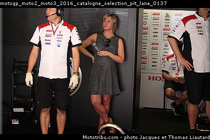 motogp_moto2_moto3_2016_catalogne_selection_pit_lane_0137.jpg