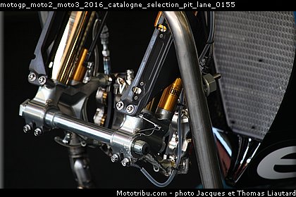 motogp_moto2_moto3_2016_catalogne_selection_pit_lane_0155.jpg